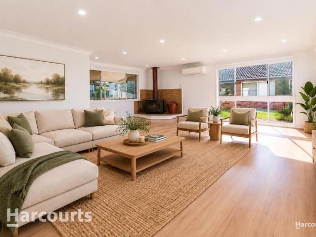 Spacious Family Home with Five Bedrooms Plus Study!