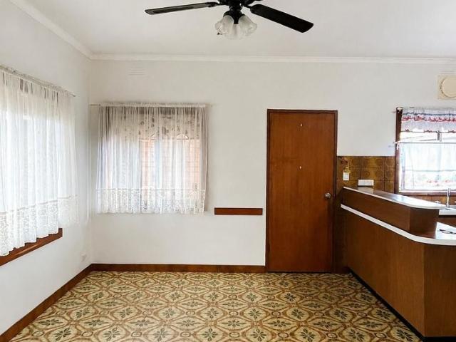 Spacious Family Home with Flexible Living in Prime Preston Location
