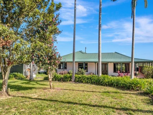Spacious Family Home with Flexible Living on a Peaceful Rural Setting