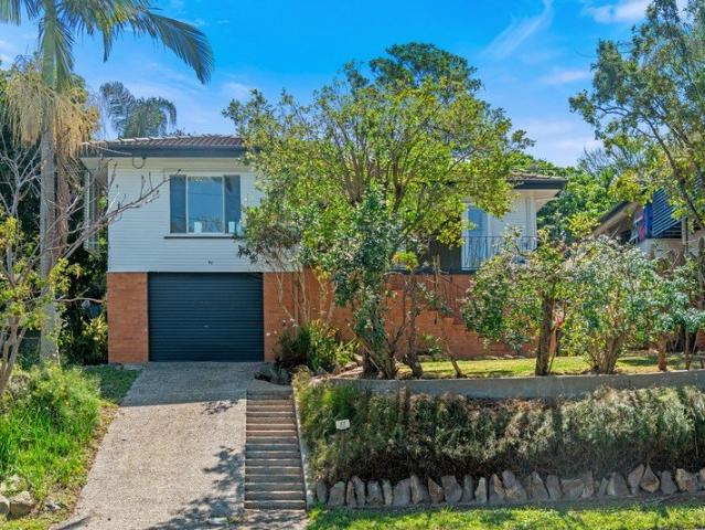 Freshly Refreshed Family Home with Garden Maintenance Included