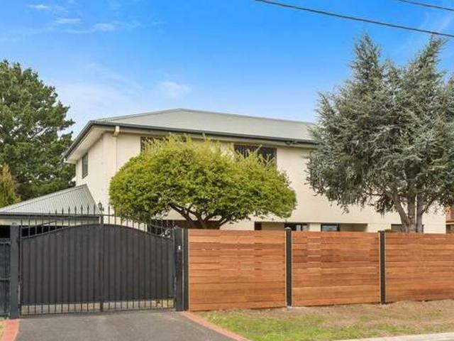Spacious Family Home with Garden Maintenance Included