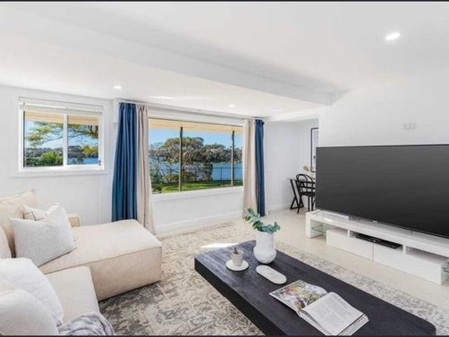 Spacious Family Home with George River Views