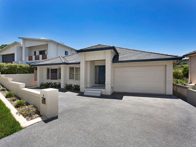 Spacious Family Home with Golf Course Views