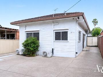 Spacious Family Home With Granny Flat in a Sought After Condell Park Location