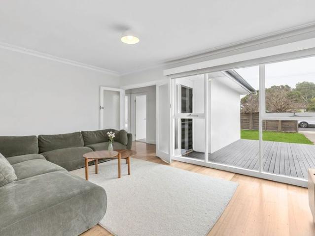 Spacious Family Home with Huge Backyard & Outdoor Entertaining