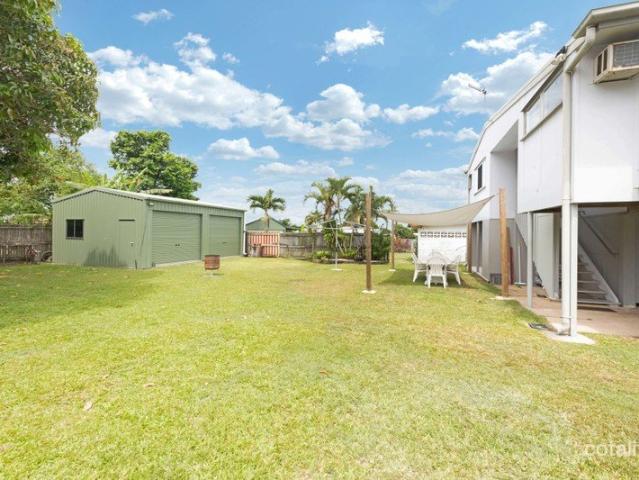 Spacious Family Home with Huge Shed & Great Vehicle Access