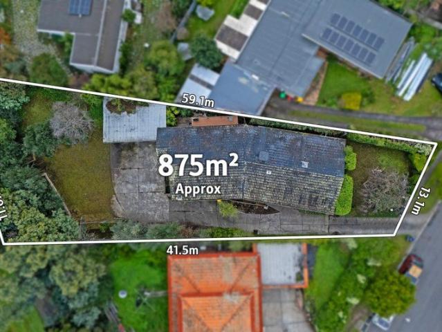 Spacious family home with huge potential in Templestowe