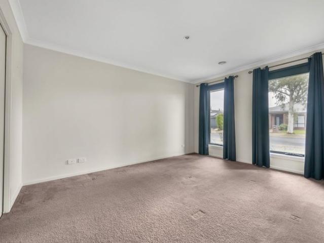 Spacious Family Home with Huge Powered Shed