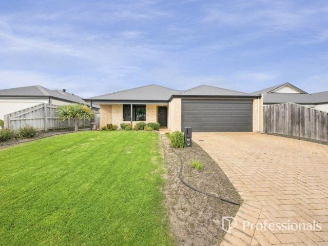 Spacious Family Home with Huge Workshop Style Shed