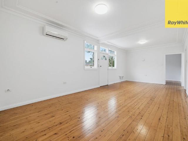 Spacious Family Home with Huge Yard, Solar & Teenage Retreat