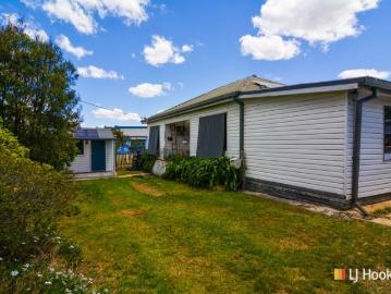 Spacious Family Home With Handy Industrial Zoning