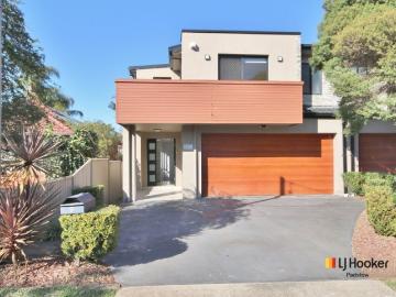Spacious Family Home with Heated Spa & Double Garage