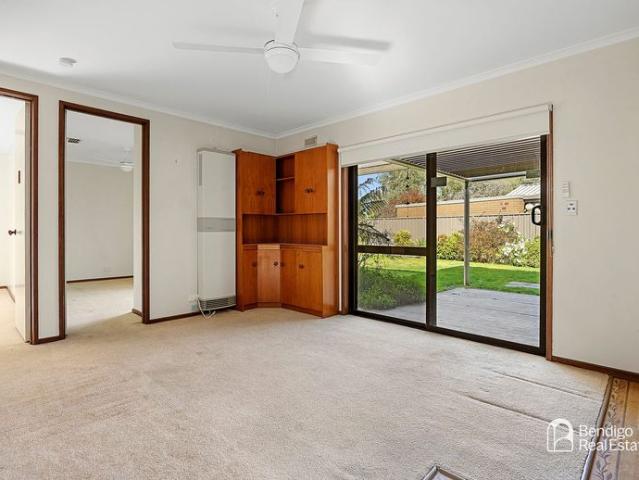 SPACIOUS FAMILY HOME WITH HOME OFFICE IN GOLDEN SQUARE