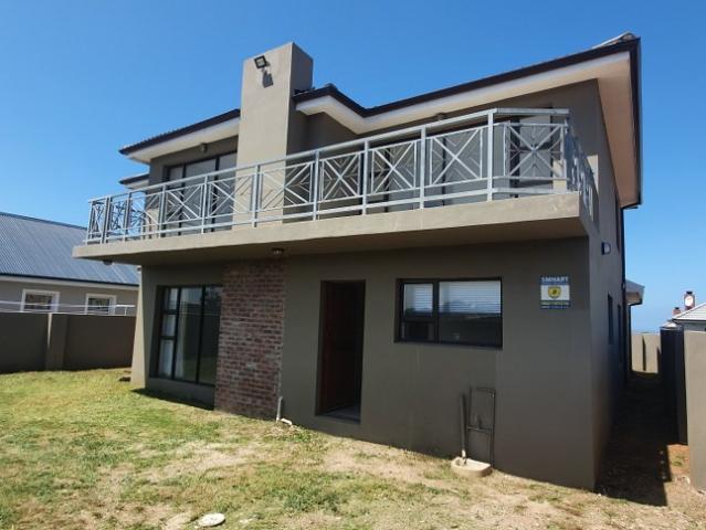 Spacious Family Home with Indoor Braai