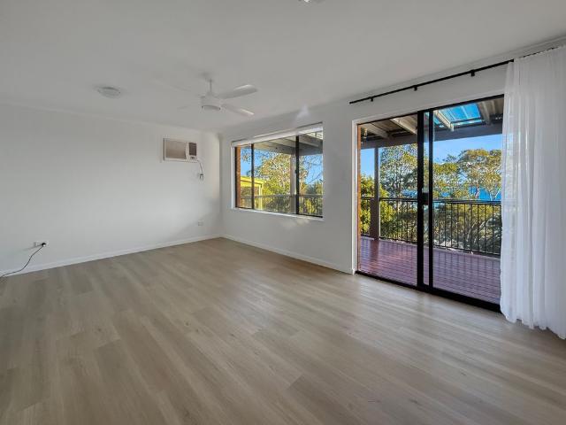 SPACIOUS FAMILY HOME WITH LAKE VIEWS IN A PRIME WANGI WANGI LOCATION