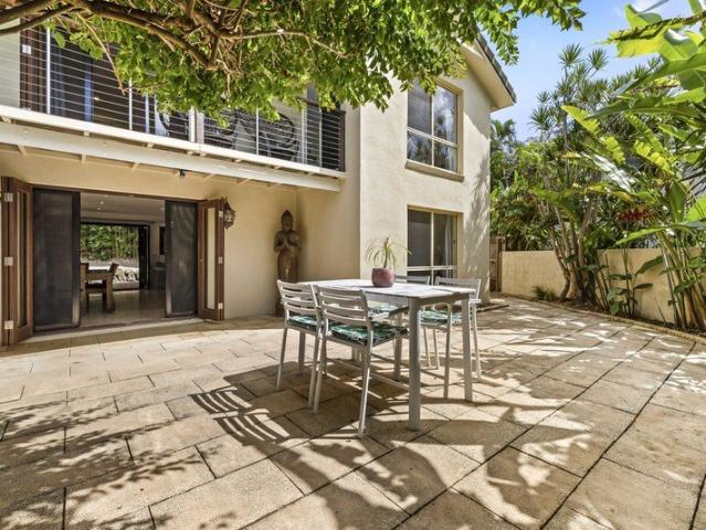 Spacious Family Home with Lap Pool & Tropical Gardens