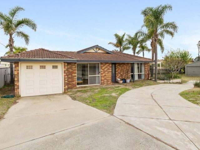 Spacious family home with large outdoor alfresco Entertaining area
