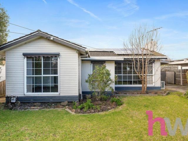Spacious Family Home with Large Backyard & Fantastic Outdoor Entertaining