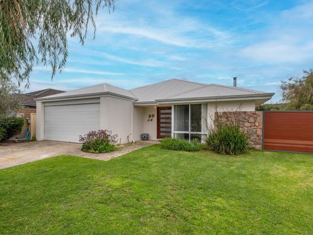 Spacious Family Home with Large Backyard & Great Outdoor Entertaining