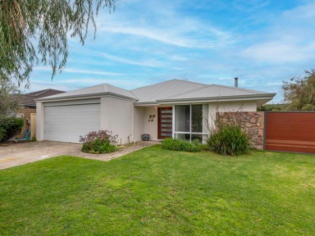 Spacious Family Home with Large Backyard & Great Outdoor Entertaining