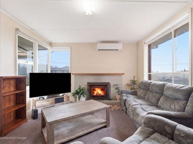 Spacious Family Home with Large Backyard 13 Euston Street, Claremont