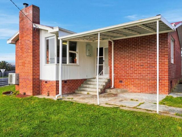 Spacious Family Home with Large Backyard 13 Euston Street, Claremont