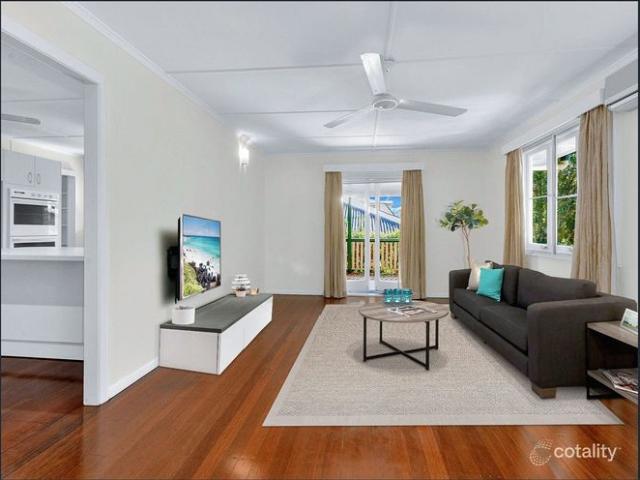 Spacious Family Home with Large Entertaining Deck in a Prime Cannon Hill Location