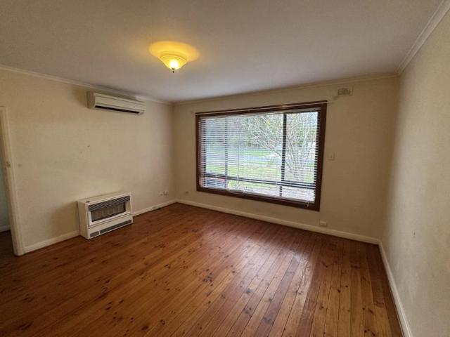 Spacious Family Home with Large Secure Yard Please apply via Tenantoptions.com.au