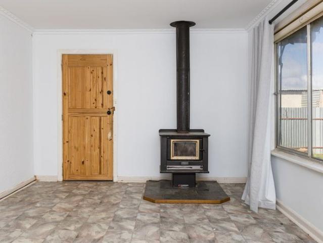 Spacious family home with large workshop