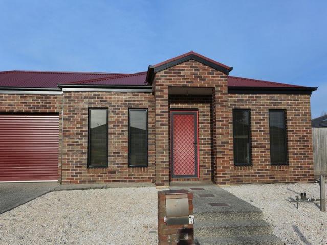 Spacious Family Home with Large Yard & Shed in a Prime Leopold Location