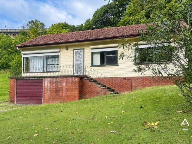 Spacious Family Home with Leafy Outlook in Convenient Location