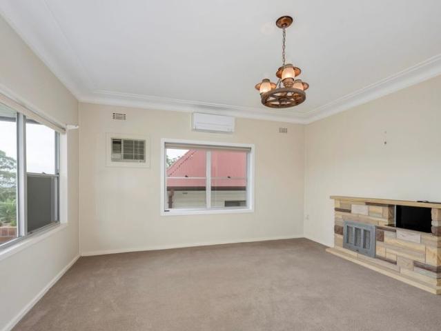Spacious Family Home with Leafy Outlook & Large Block