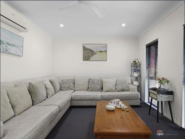 Spacious Family Home with Panoramic Valley Views 6 MONTH LEASE