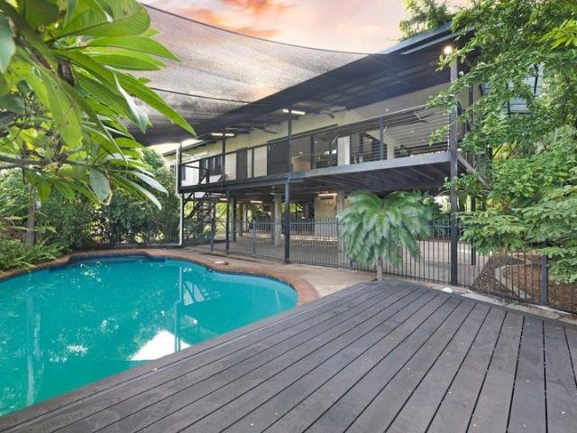 SPACIOUS FAMILY HOME WITH PLENTY OF PARKING