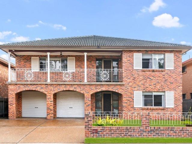 Spacious Family Home With Pool