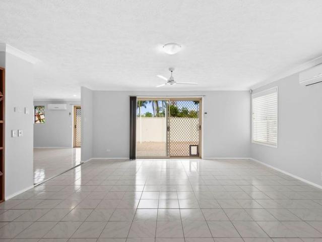 Spacious Family Home with Pool