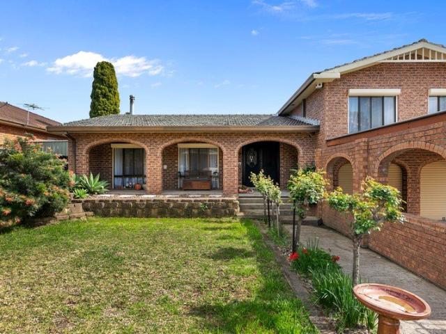 Spacious Family Home with Pool