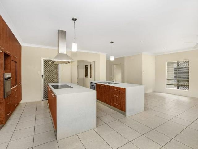 Spacious Family Home with Pool