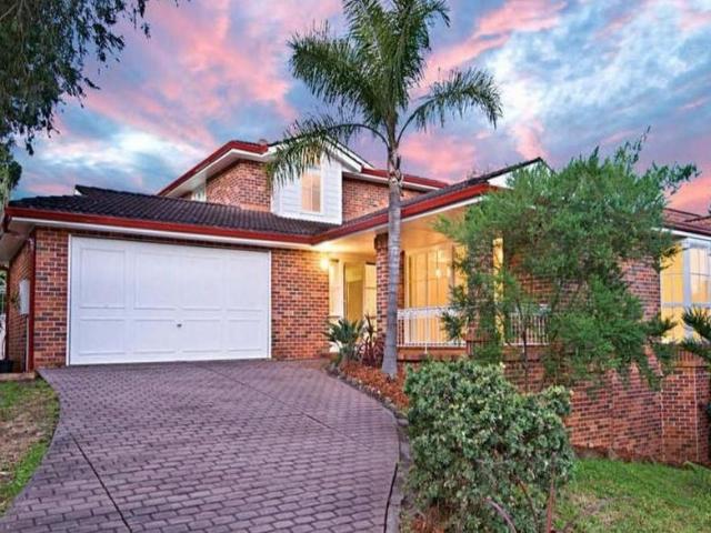 Spacious Family Home with Pool