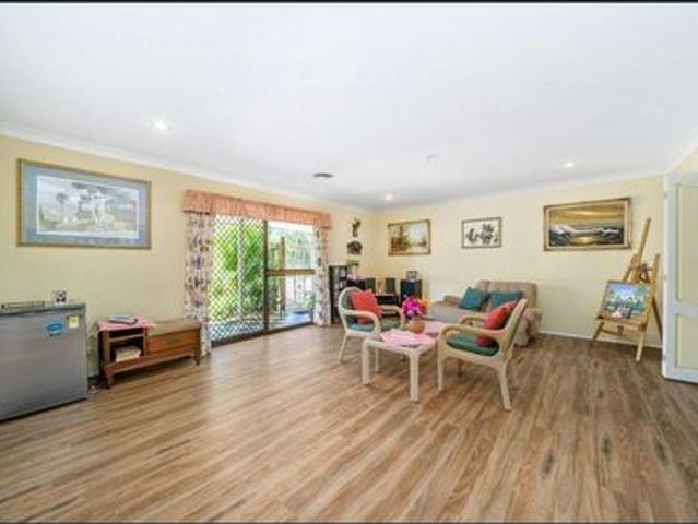Spacious Family Home with Pool