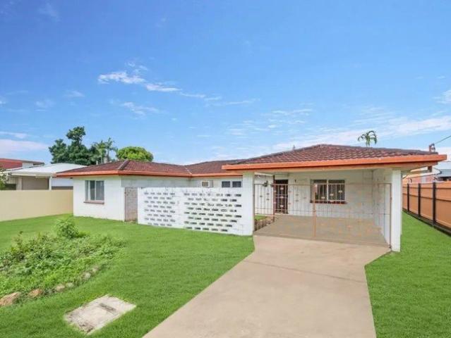 Spacious Family Home with Pool