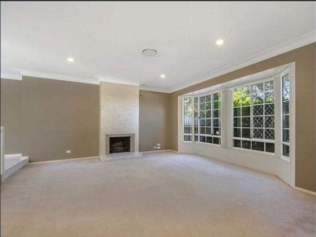 SPACIOUS FAMILY HOME WITH POOL AND MULTIPLE LIVING AREAS