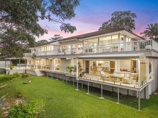 Spacious Family Home with Pool and Spa