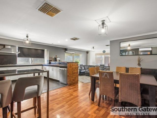 SPACIOUS FAMILY HOME WITH POOL, ENTERTAINING & SECURE PARKING