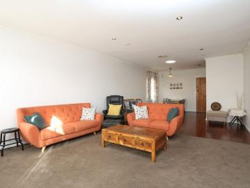 Spacious Family Home with Pool & Fantastic Entertaining Area
