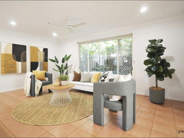 Spacious Family Home with Pool in a Peaceful Varsity Lakes Cul de Sac