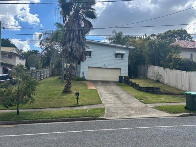 Spacious Family Home with Pool in a Prime Holland Park Location
