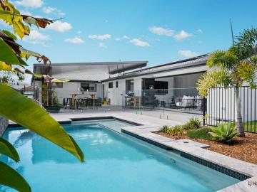 Spacious Family Home with Pool in Sought After Location
