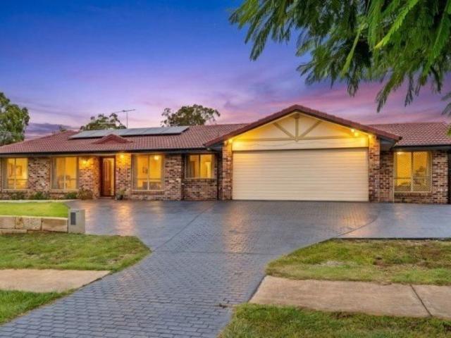 SPACIOUS FAMILY HOME WITH POOL IN PRIME CLEVELAND LOCATION