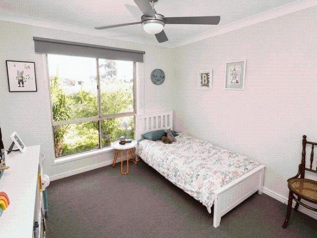 Spacious Family Home With Pool in Prime Parkwood Location!